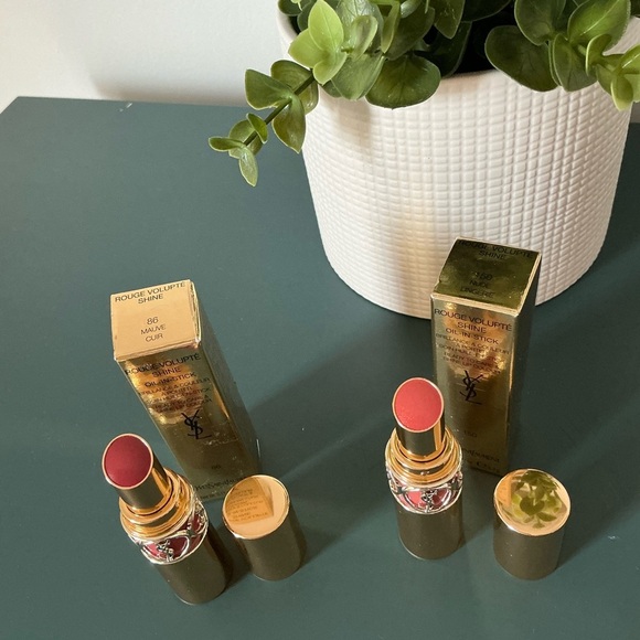 Yves Saint Laurent - Pick 1 - Rouge Volupté Shine Lipstick - 150  Nude Lingerie - Picture 2 of 3